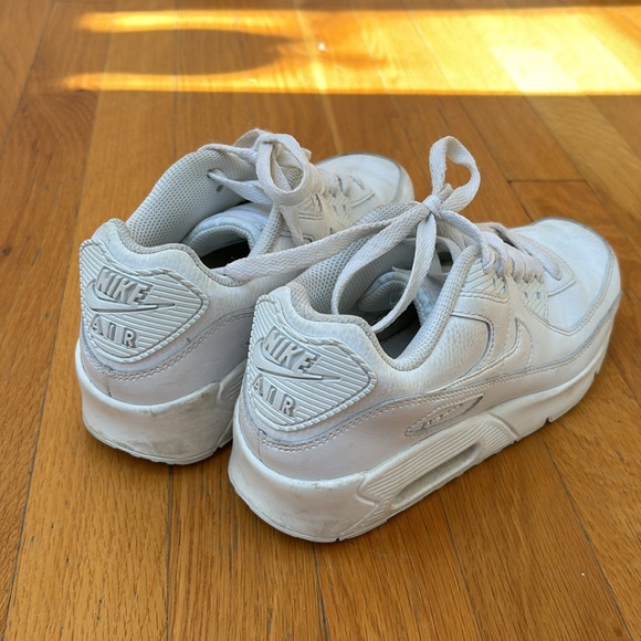 Kids Nike Airmax sneakers - Picture 2 of 3